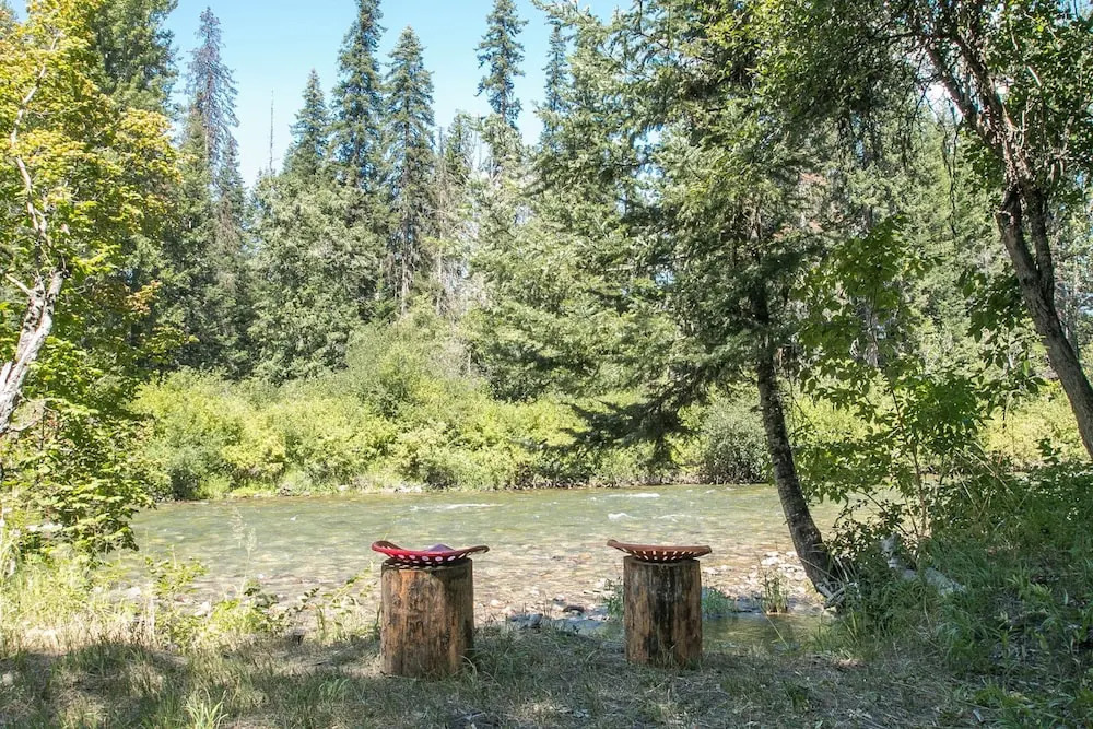 Serenity Pines Lodge in Shugart Flats