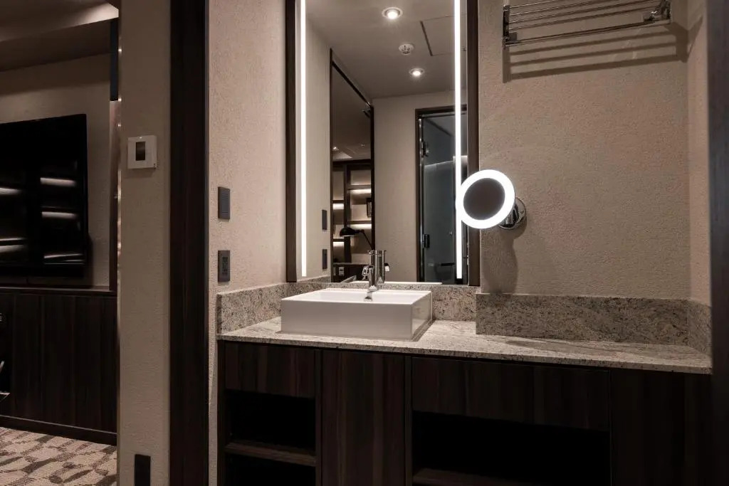 Y-HOTEL