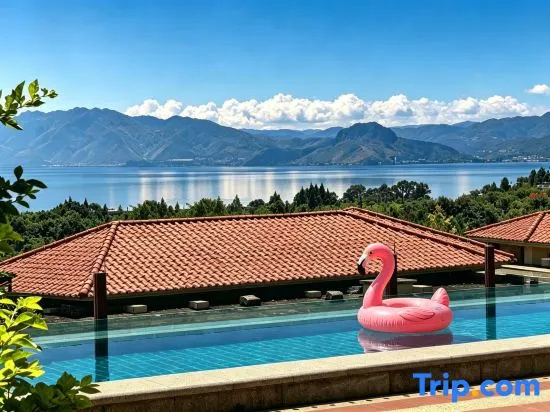 Jiamu  Villa  in  Fuxian  Lake