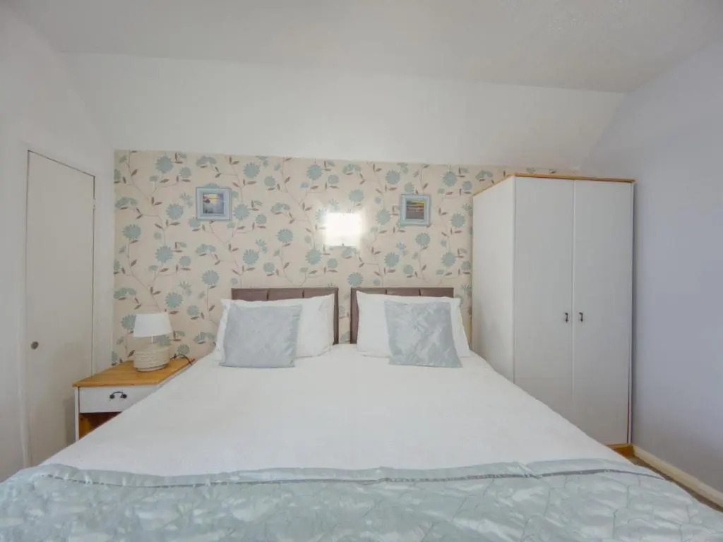 Apartment 7
