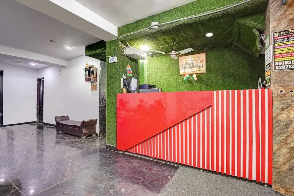 Hotel Twamev Couple Friendly Laxmi Nagar