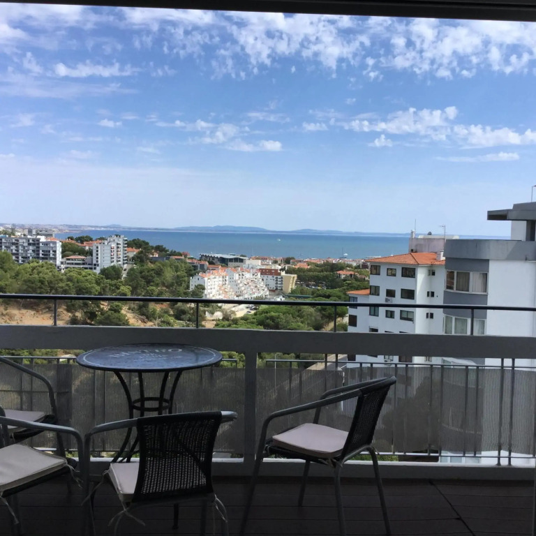 Superb view over Cascais and the Ocean, with wonderful balcony