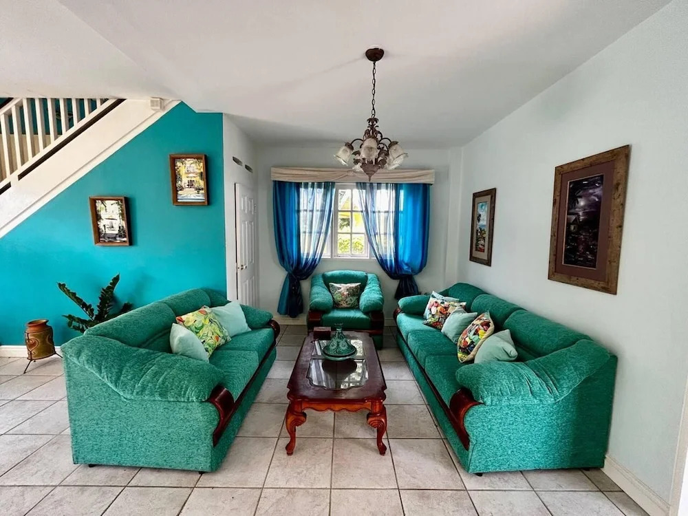 Luxury 5-Bed Villa in Tobago The Big Yellow House