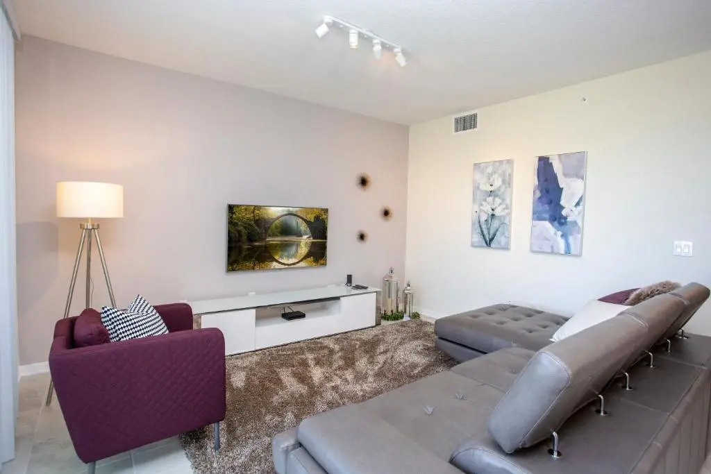 Gorgeous Two Bedroom Apto Close to Disney 306