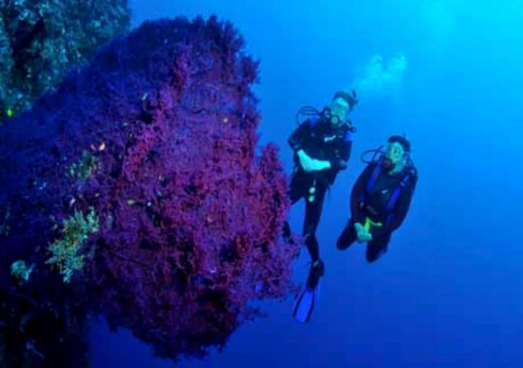 Tulamben Wreck Divers