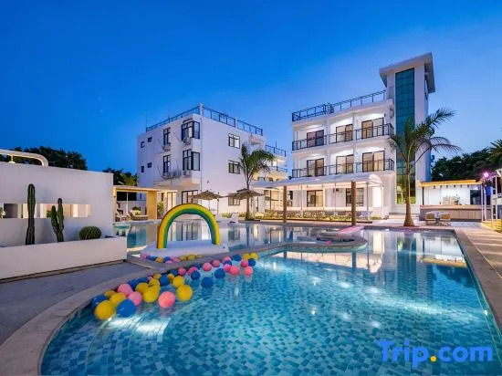 Sanya Haishi Pool Design Homestay (West Island Tourist Scenic Area)