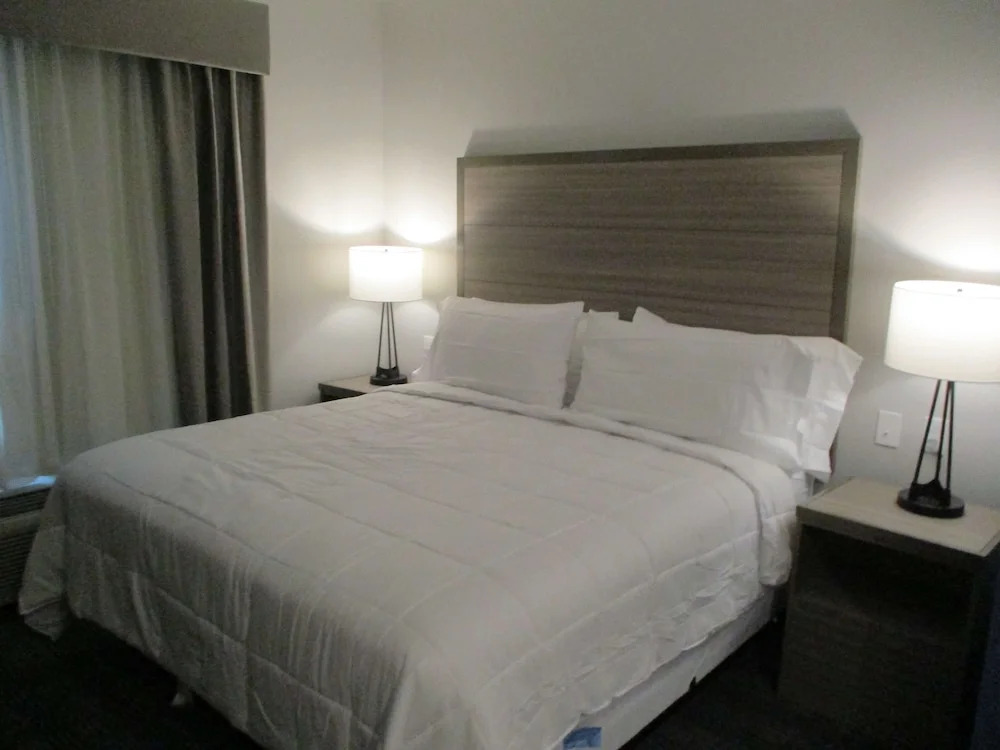 Merica Inn & Suites