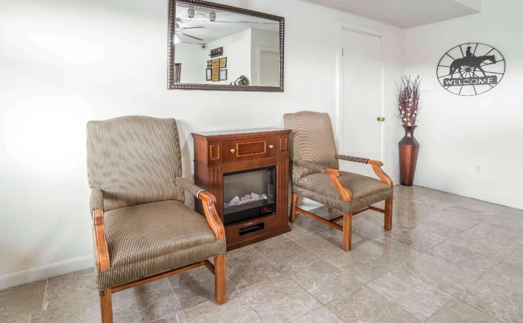 Rodeway Inn & Suites