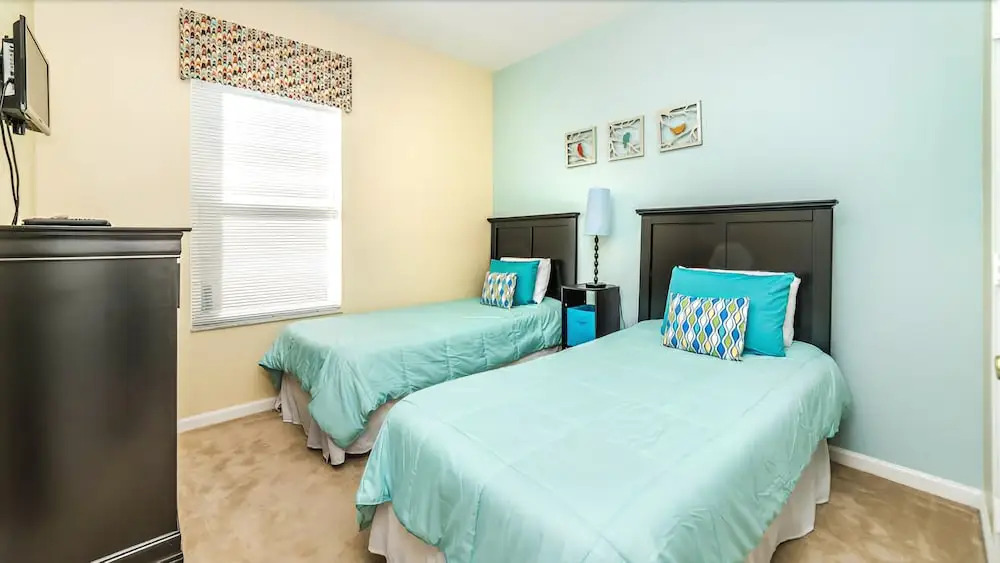8127 Fan Palm Way