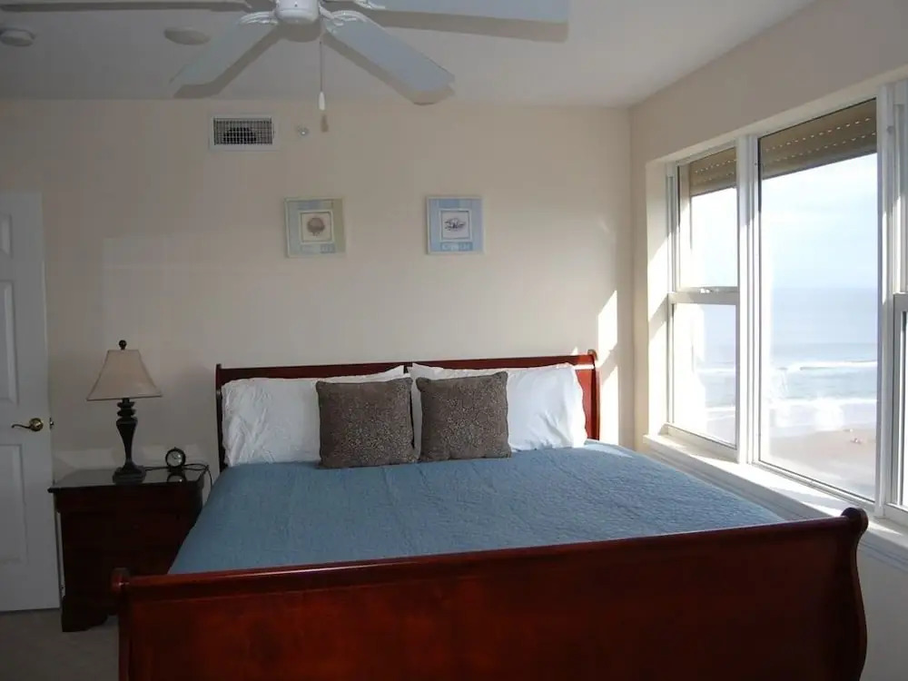 Dimucci TT 708 3 Bedrooms 3 Bathrooms Condo by Redawning