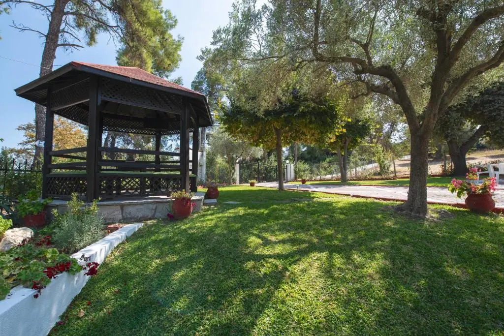 Matoula's House