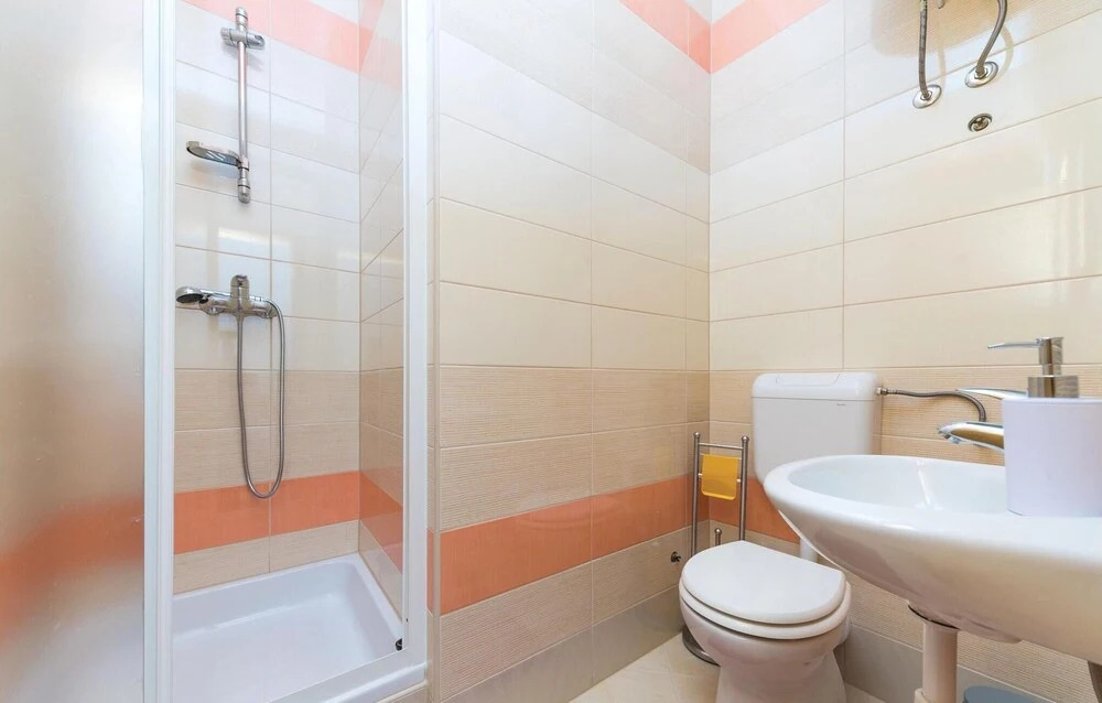 Stunning Apartment in Okrug Gornji With 3 Bedrooms and Wifi