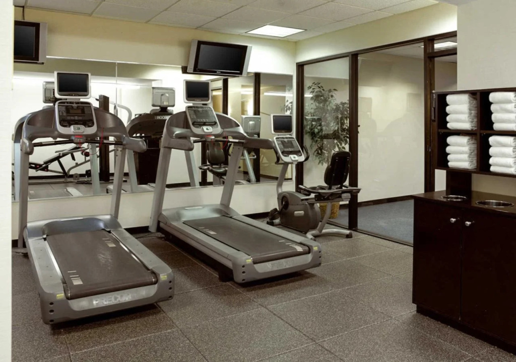 Clarion Hotel Portland Airport ME