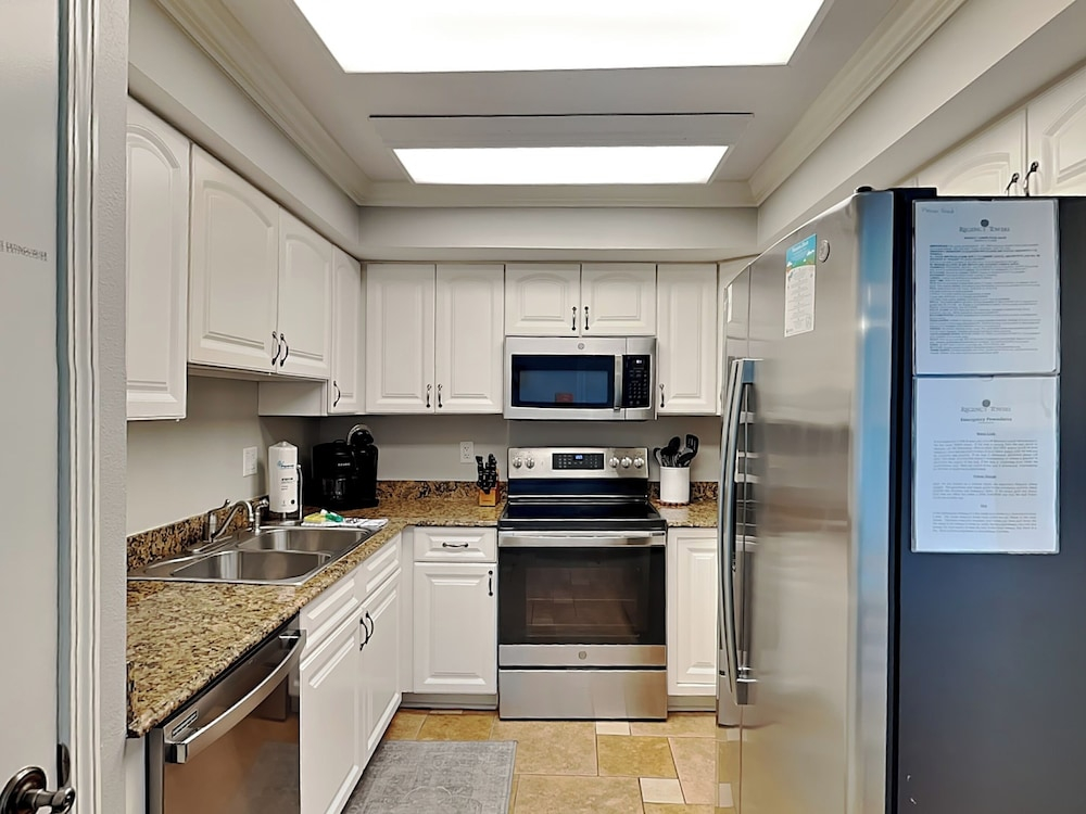 Regency Towers #401 East - Sea La Vie