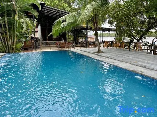 River Nest Hostel