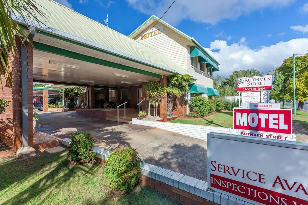 Ruthven Street Motor Inn