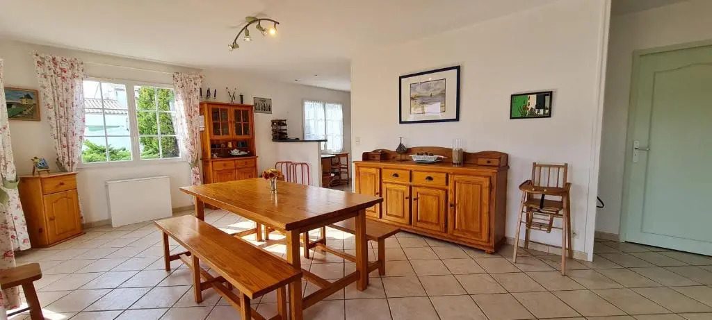 Villa familiale avec grand jardin proche plage