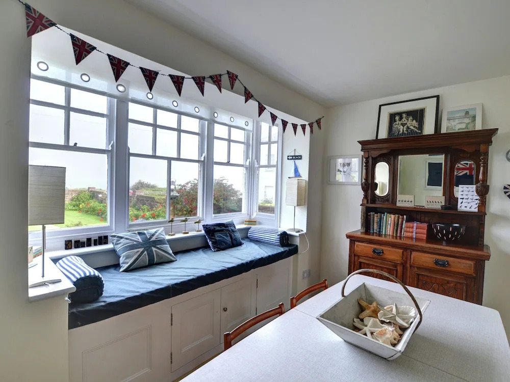 Spacious Home With sea Theme Directly Situated at the sea in Broadstairs