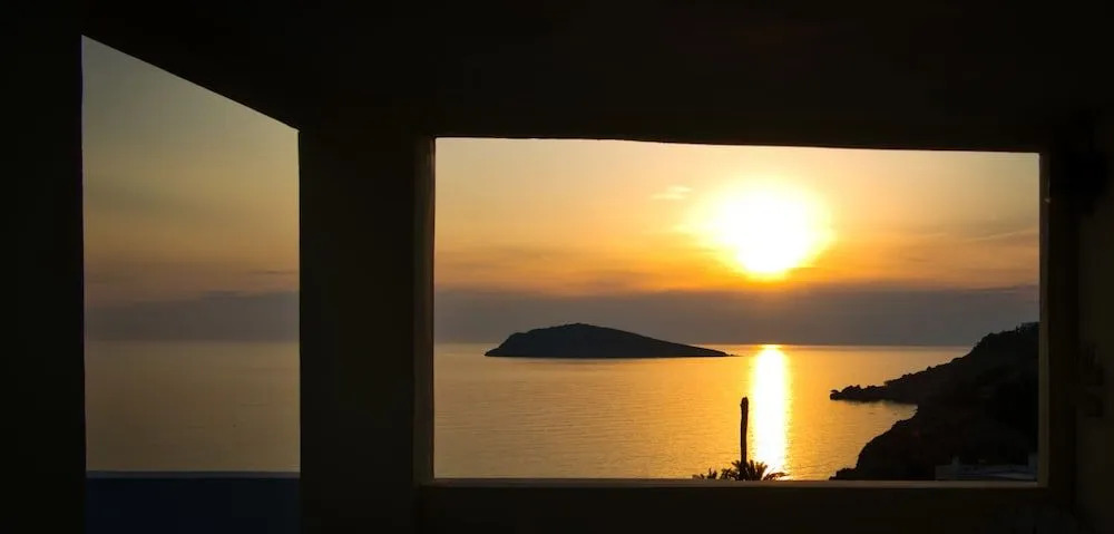 Alga Luxury Suites