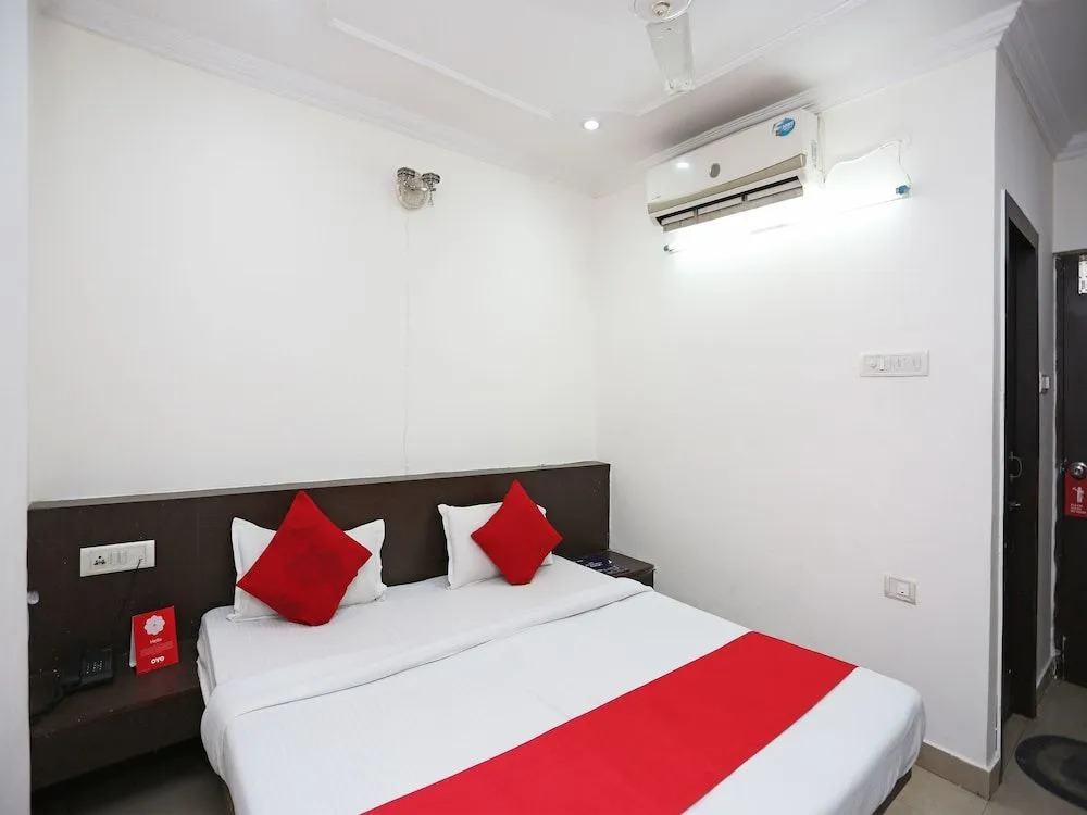 Oyo 23428 Royal Regency