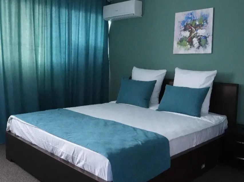 Cahan Hotel
