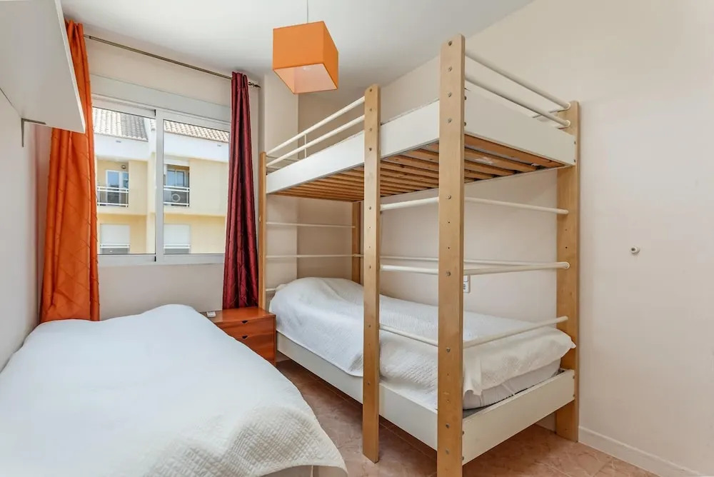 Gorgeous 2-bed Apartment Near the Beach