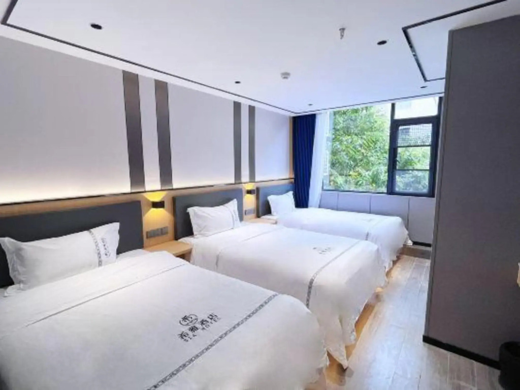 SIA Hotel (Guangzhou Railway Station Sanyuanli Subway Station)