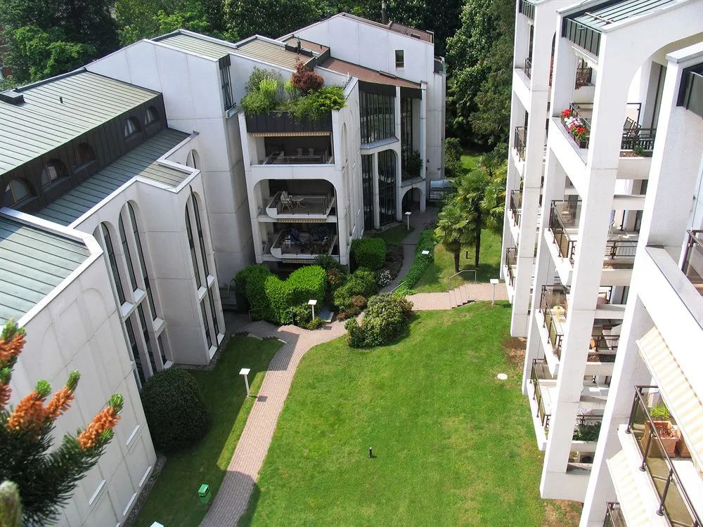 Maraini Resort