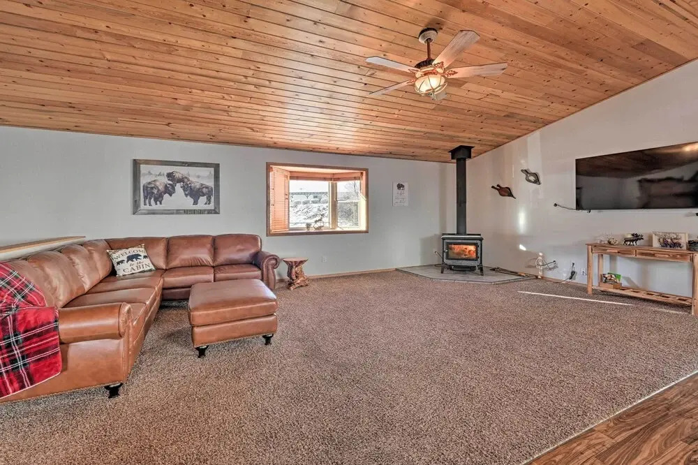 Peaceful Superior Home w/ Fire Pit & Mtn View