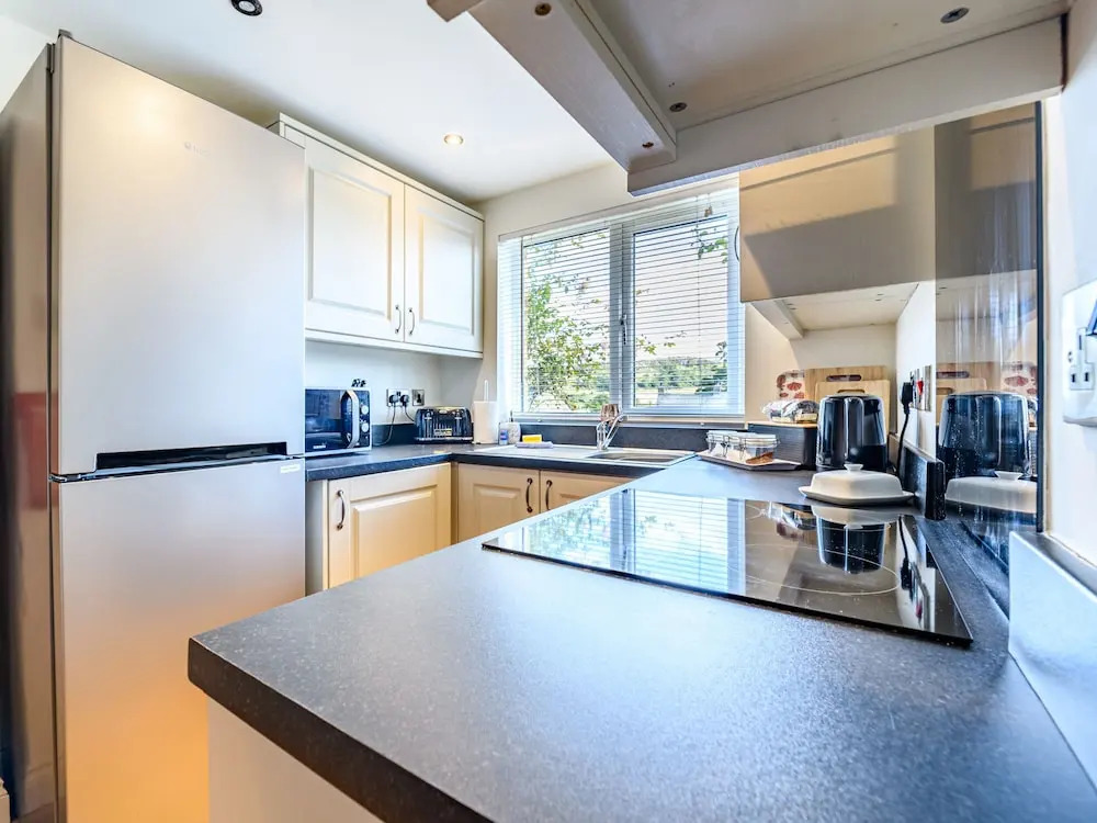 2 Orchard Leigh