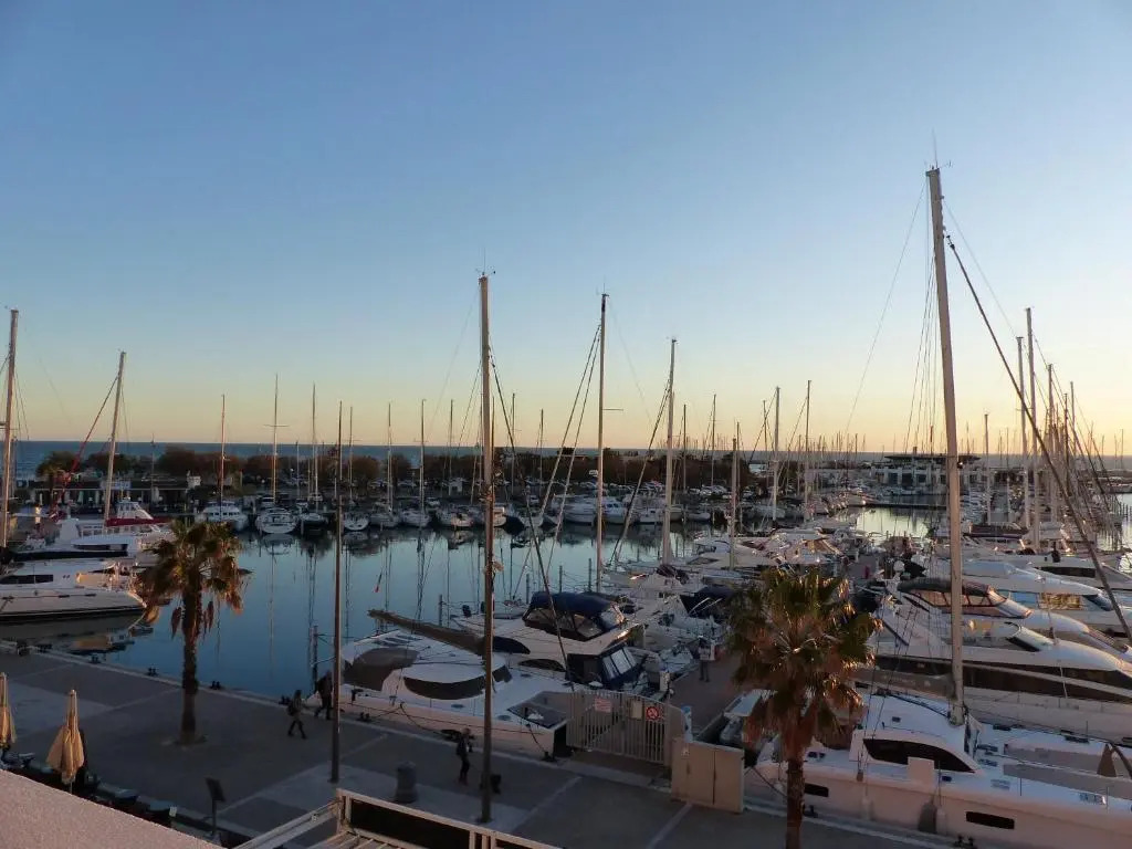 Classé 3 étoiles - Magnifique vue sur le port