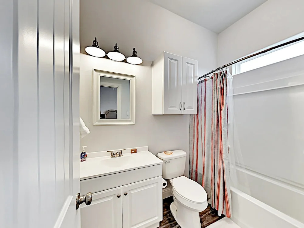 Coral Reef Home 3 Bedrooms 2 Bathrooms Home