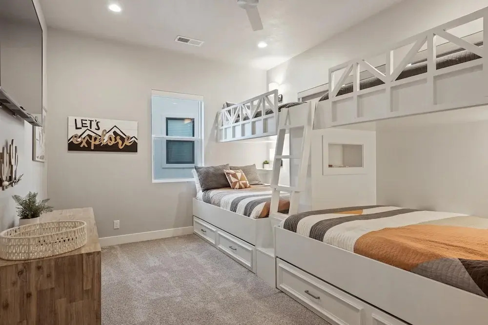 Private Pool Oasis #57 5 Bedroom Townhouse