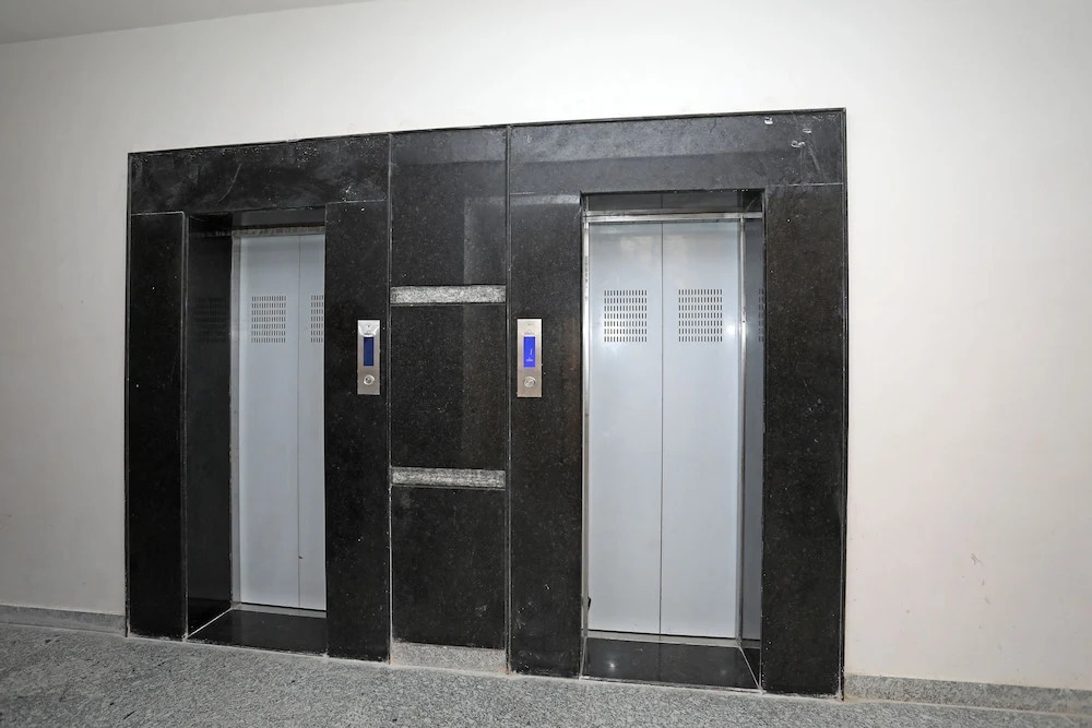 OYO 10064 Home Bright 3BHK Gulabh Bagh