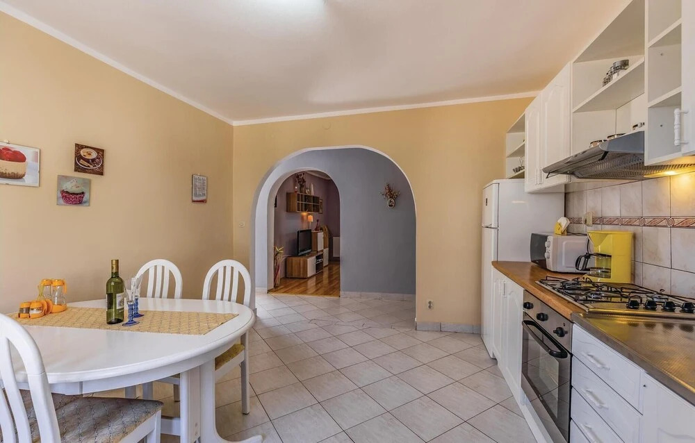Stunning Home in Pula With Wifi and 2 Bedrooms