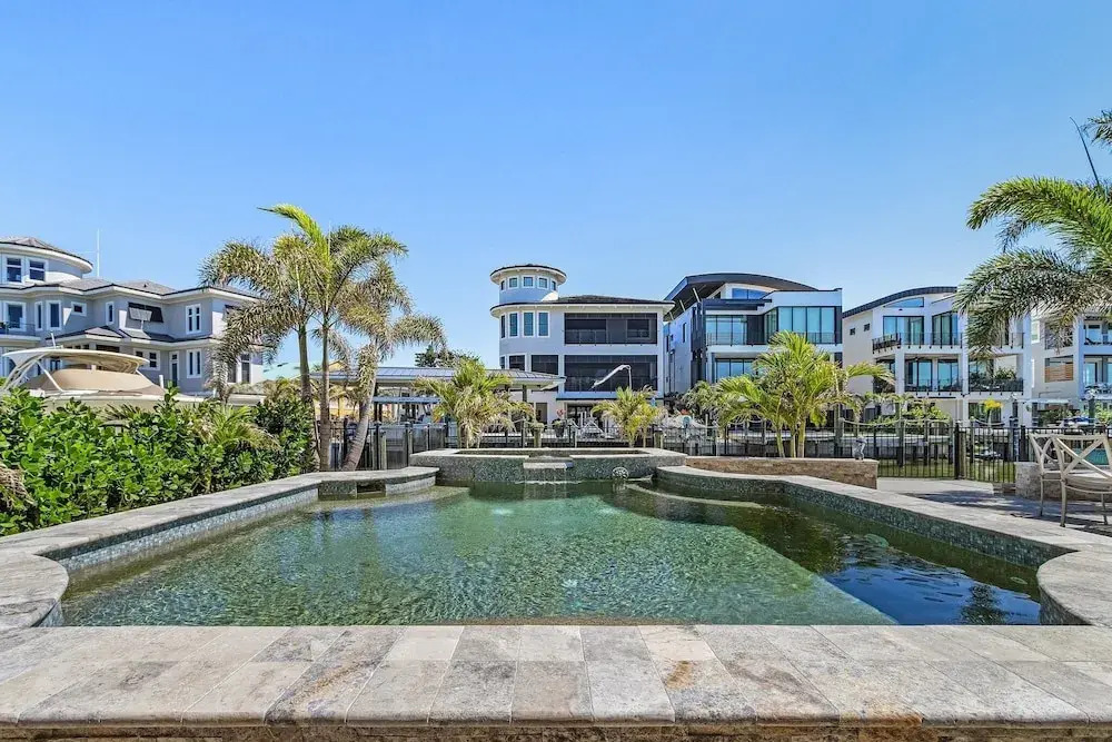 260 Coastal Luxe Retreat: 5bd/4.5ba, Pool & Spa, Water Views 5 Bedroom Home
