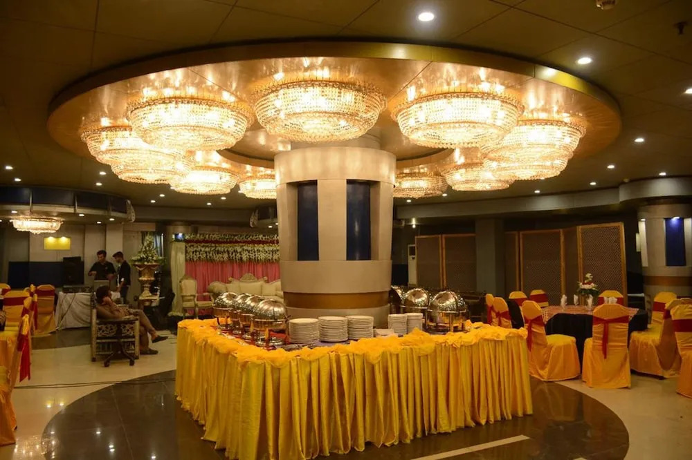 Hotel Leader's Inn