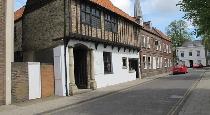Tudor Rose Hotel