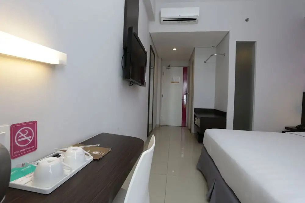 RedDoorz Plus near Mall Bali Galeria 2