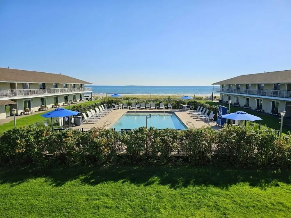 Friendship Oceanfront Suites