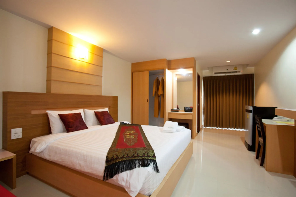 Amnauysuk Hotel