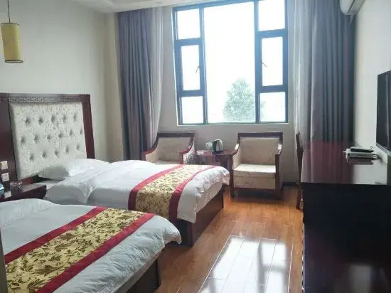 Heqing Yiyuan Business Hotel