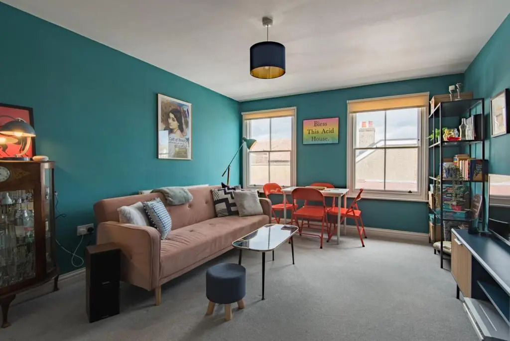 Blackhorse Loft - spacious apartment by the sea