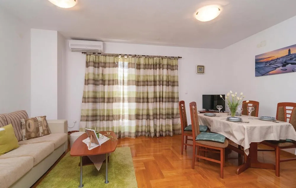 Amazing Home in Split With Wifi and 2 Bedrooms