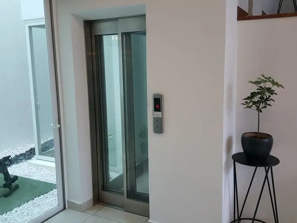 La Maison 100