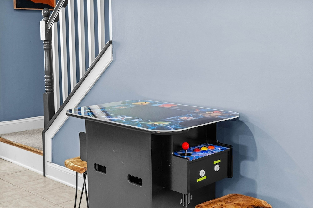 Game Room A C Dog-friendly Stay With Hot Tub