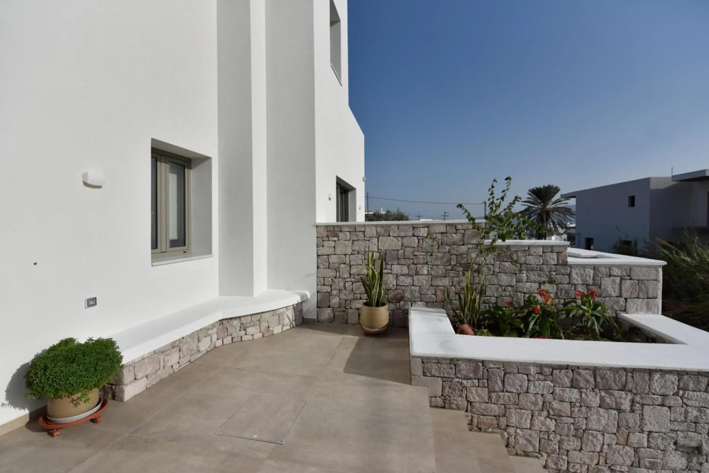 Anais Milos Suites
