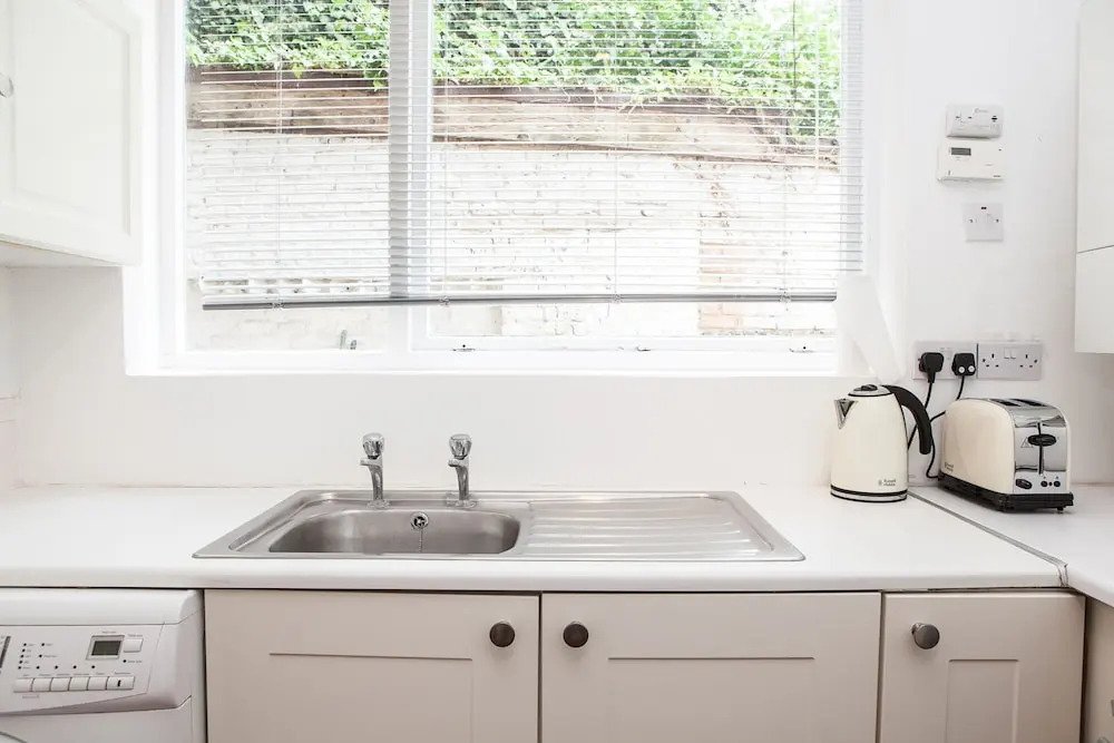 Lovely 1 Bed Self-Contained Flat in Greenwich