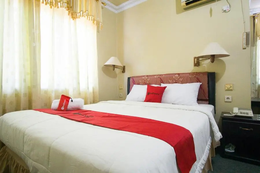 RedDoorz plus near Pelabuhan Bitung