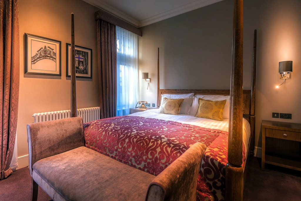 Bishops Gate Hotel